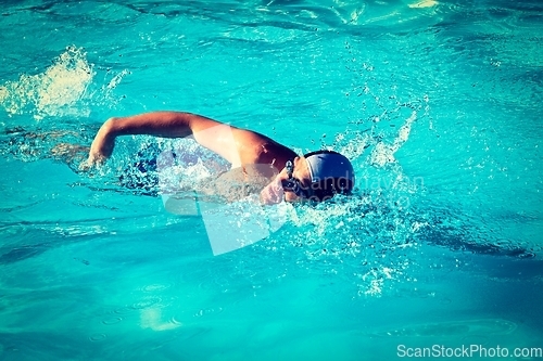 Image of Swimming man