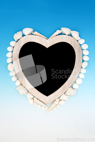 Image of Heart Shape Seashell Wreath Frame