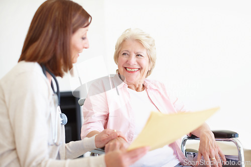 Image of Your recovery is astounding - Senior Care. Elderly patient is delighted by the good news her nurse has just given her.