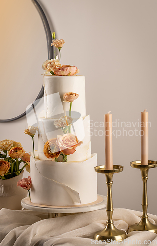 Image of Elegant style cake