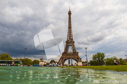 Image of Eiffel tower and tourists seen from Trocadero Fountains in Paris