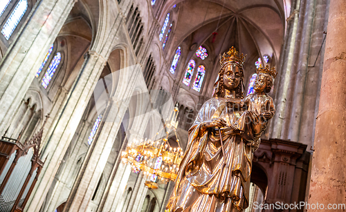 Image of Virgin and Child sculpture in Saint-Etienne de Bourges Cathedral