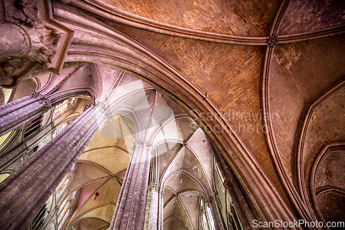 Image of The cathedral of Bourges seen upwards from the deambulatory