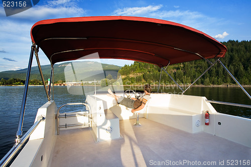 Image of House boat on Lake