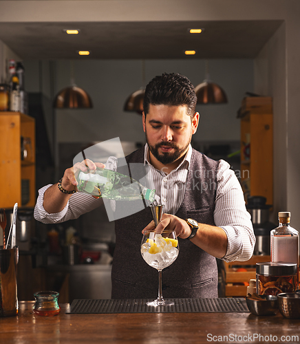 Image of Bartender preparing cocktail
