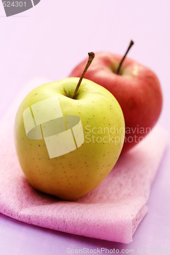 Image of red and green apple