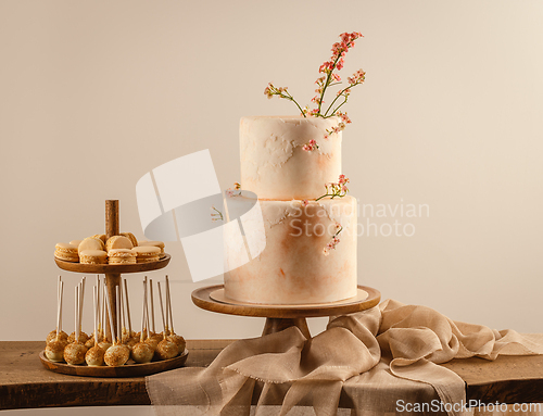 Image of Beautiful wedding cake