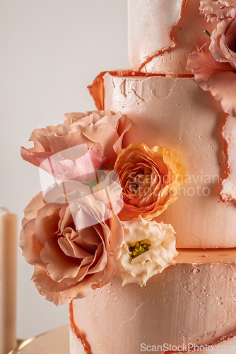 Image of Elegant wedding cake