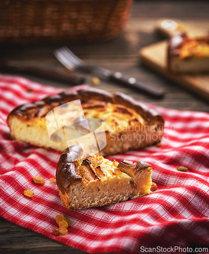 Image of Cottage cheese cake with raisins