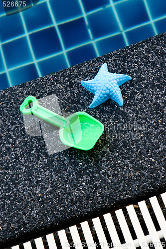 Image of Plastic starfish and spade
