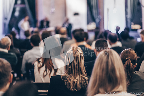 Image of Round table discussion at business conference event.