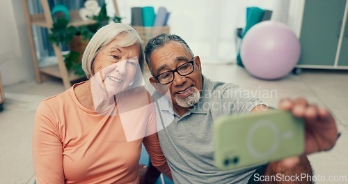 Image of Physiotherapist, selfie or old couple in physical therapy for mobility rehabilitation exercise or social media. Mature patient, physiotherapy or senior people with picture, relax or photo with memory