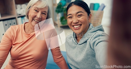 Image of Chiropractor, selfie or old woman in physical therapy after mobility rehabilitation and social media. Elderly patient, physiotherapy or senior person with pictures or photo with memory and fitness