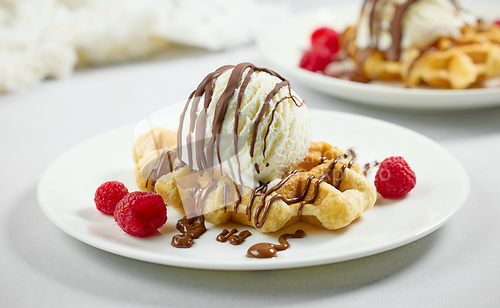 Image of freshly baked belgian waffle 