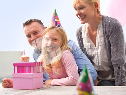 Image of Portrait, family or cake at happy birthday, party or candle as love, bonding or together outside. Papa, mama or girl as smile at box, gift or celebration of congratulations, childhood or growth