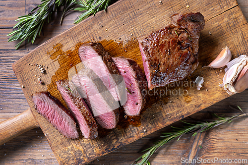 Image of freshly grilled sliced steak 
