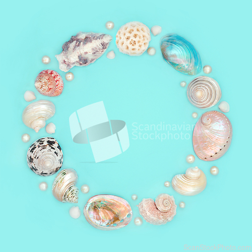 Image of Seashell and Pearl Abstract Wreath Decoration