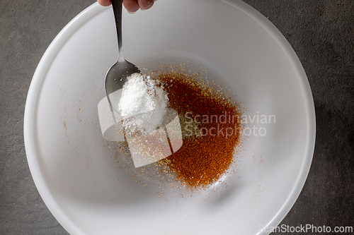 Image of spoon of salt