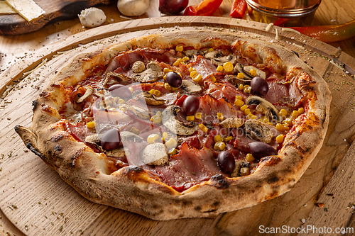 Image of Pizza capriciosa, classic pizza