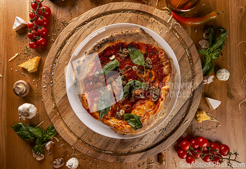 Image of Pizza marinara, top view