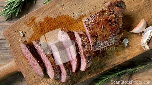Image of freshly grilled sliced steak