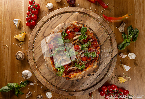 Image of Tasty pizza with chicken