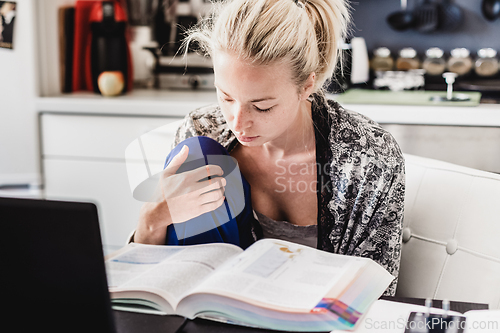 Image of Online courses and study programmes.
