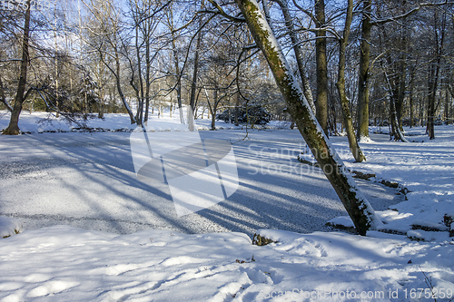 Image of lake at winter time