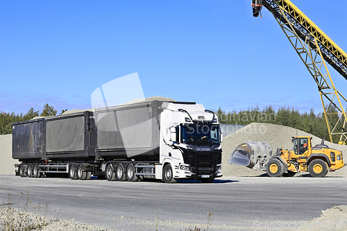 Image of Foam Glass Aggregate Loaded onto Scania Truck Trailer at Product