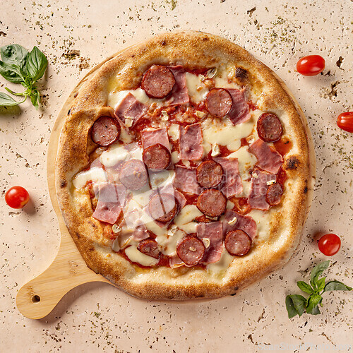 Image of Freshly baked pizza