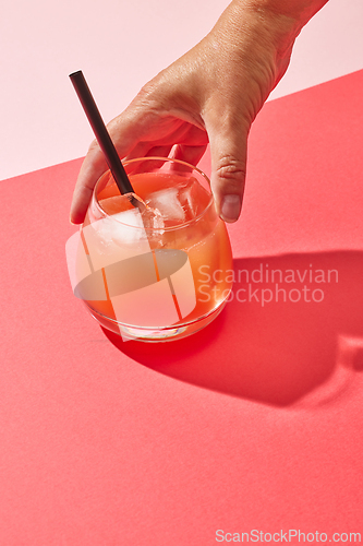 Image of glass of grapefruit juice