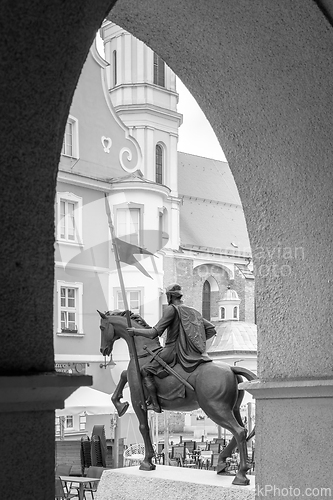 Image of View of the equestrian statue of the prince from under the arch