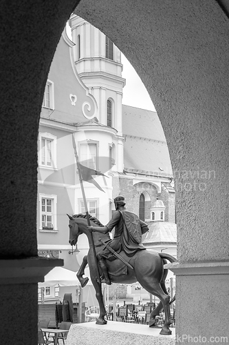 Image of View of the equestrian statue of the prince from under the arch