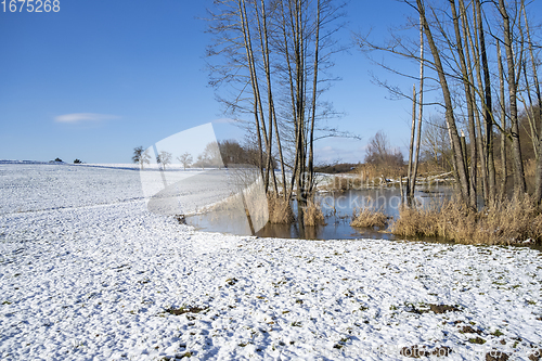 Image of lake at winter time
