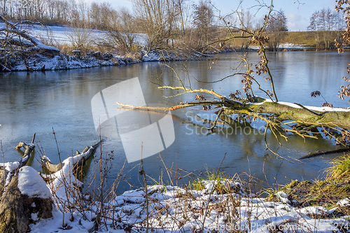 Image of lake at winter time