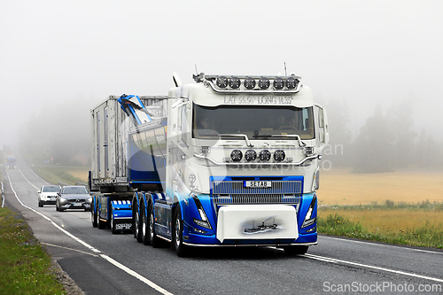 Image of Volvo FH16 Truck Akeriet Setab in Show Truck Convoy
