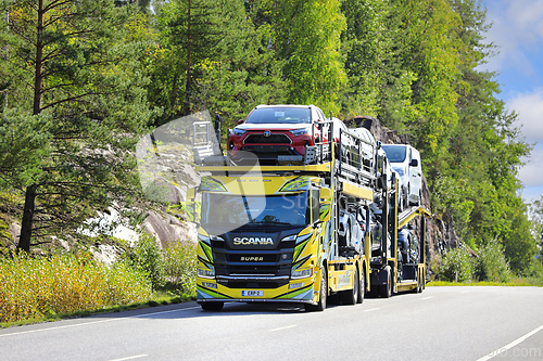 Image of Scania P500 Vehicle Carrier Truck Transports Cars