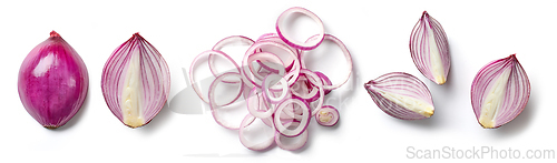Image of sliced red onion rings