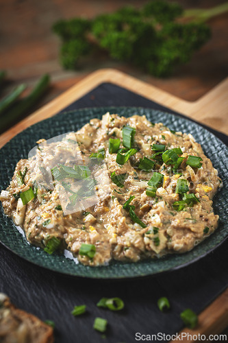 Image of Tuna salad with chives and parsley