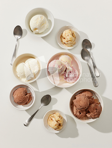 Image of set of ice cream bowls