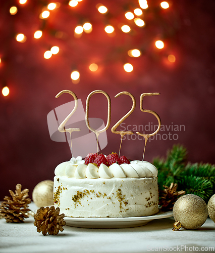 Image of beautiful Christmas cake