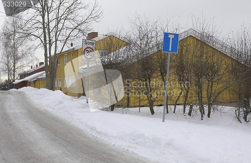 Image of House in the winter.