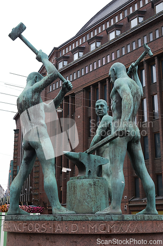 Image of Three Smiths statue in Helsinki