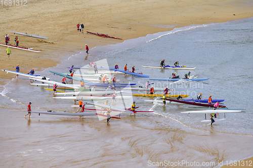 Image of canoes at Kaiteriteri