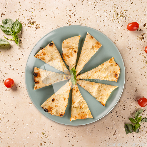 Image of Delicious naan bread slices