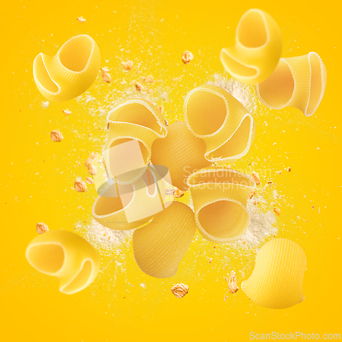 Image of Lumaconi pasta exploding