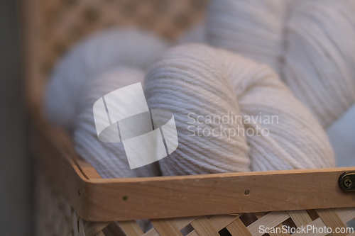 Image of White yarn