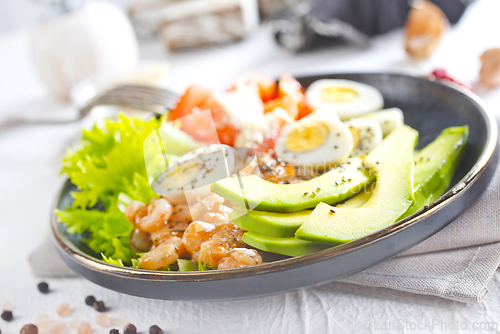 Image of Rice bowl with shrimps and avocado