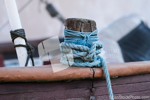 Image of Knots on a ship