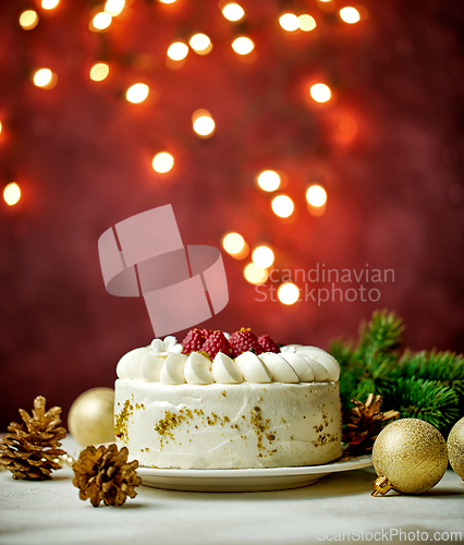 Image of beautiful Christmas cake